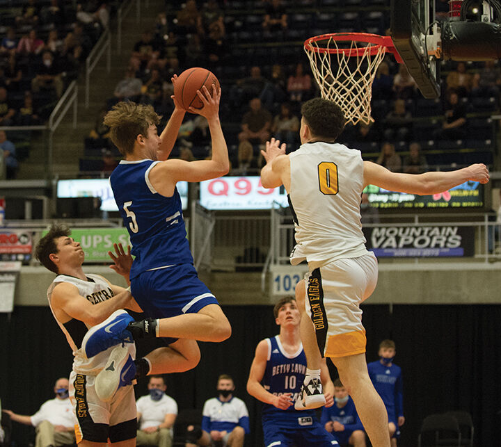 3-31 BL andrew kidd layup.jpg